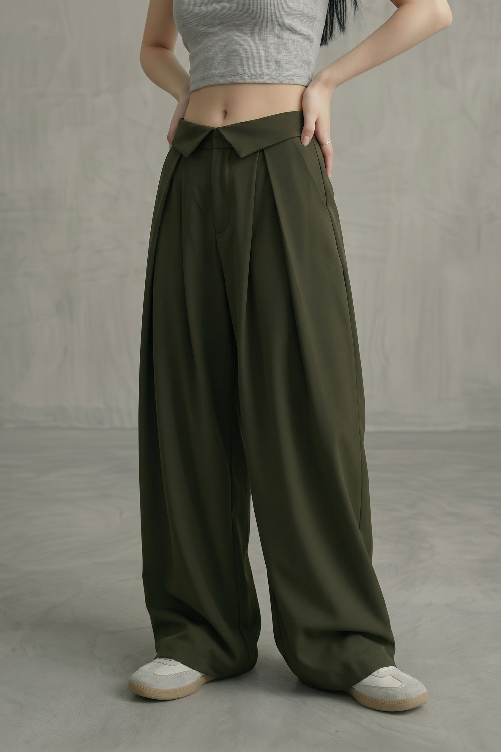 The Aria Fold Pleated Trousers — Deep Olive