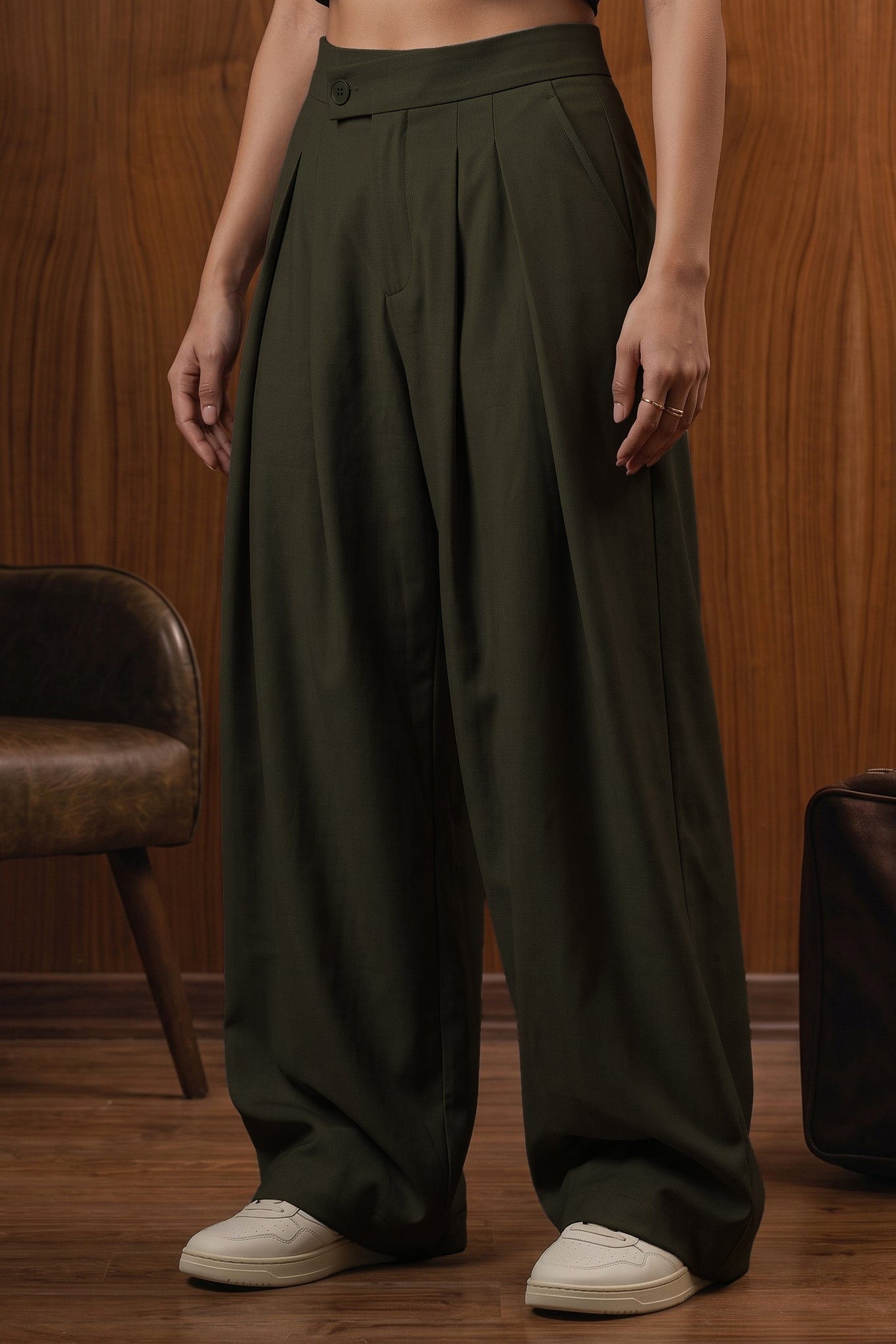 The Solenne Pleated Trousers — Olive