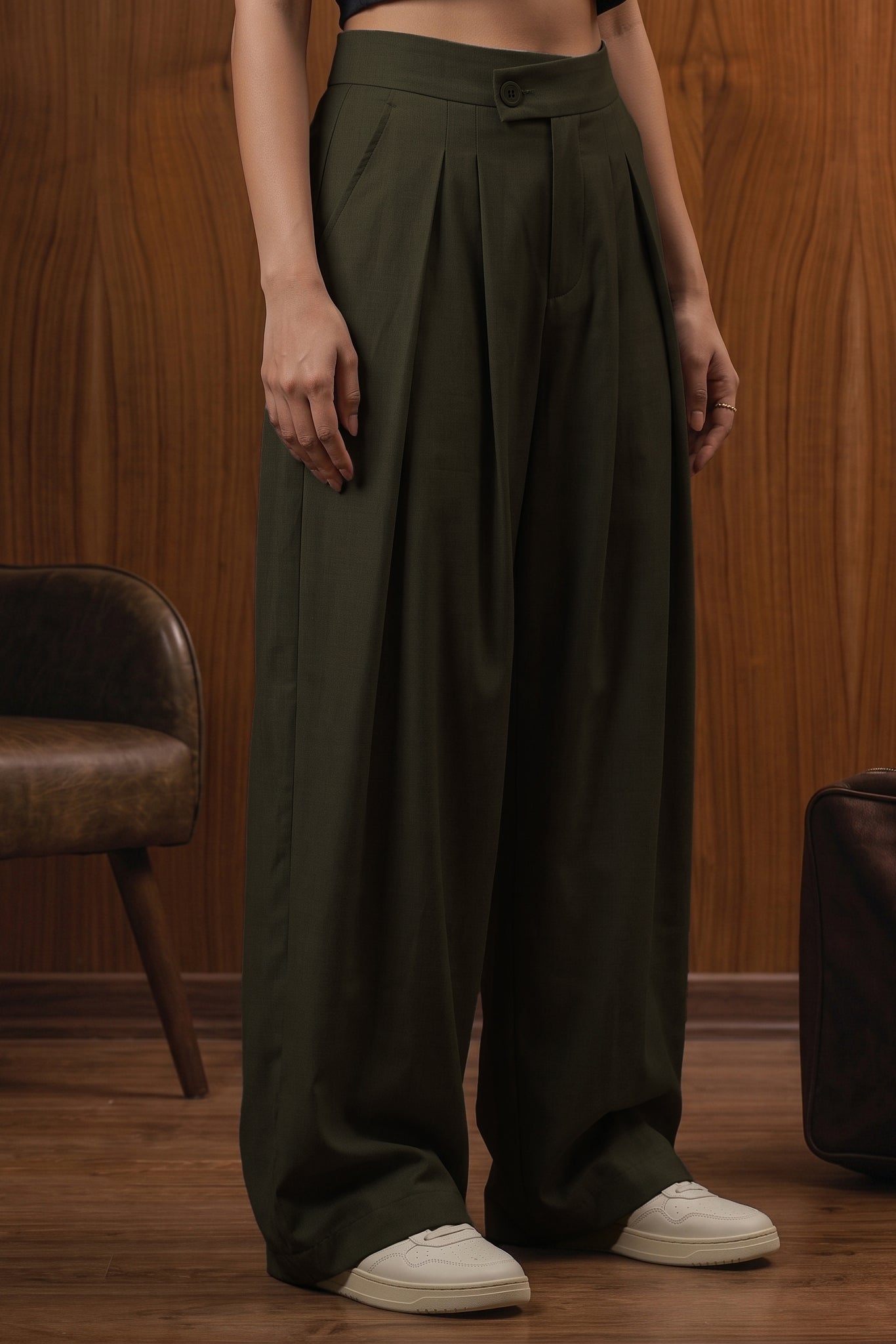 The Solenne Pleated Trousers — Olive