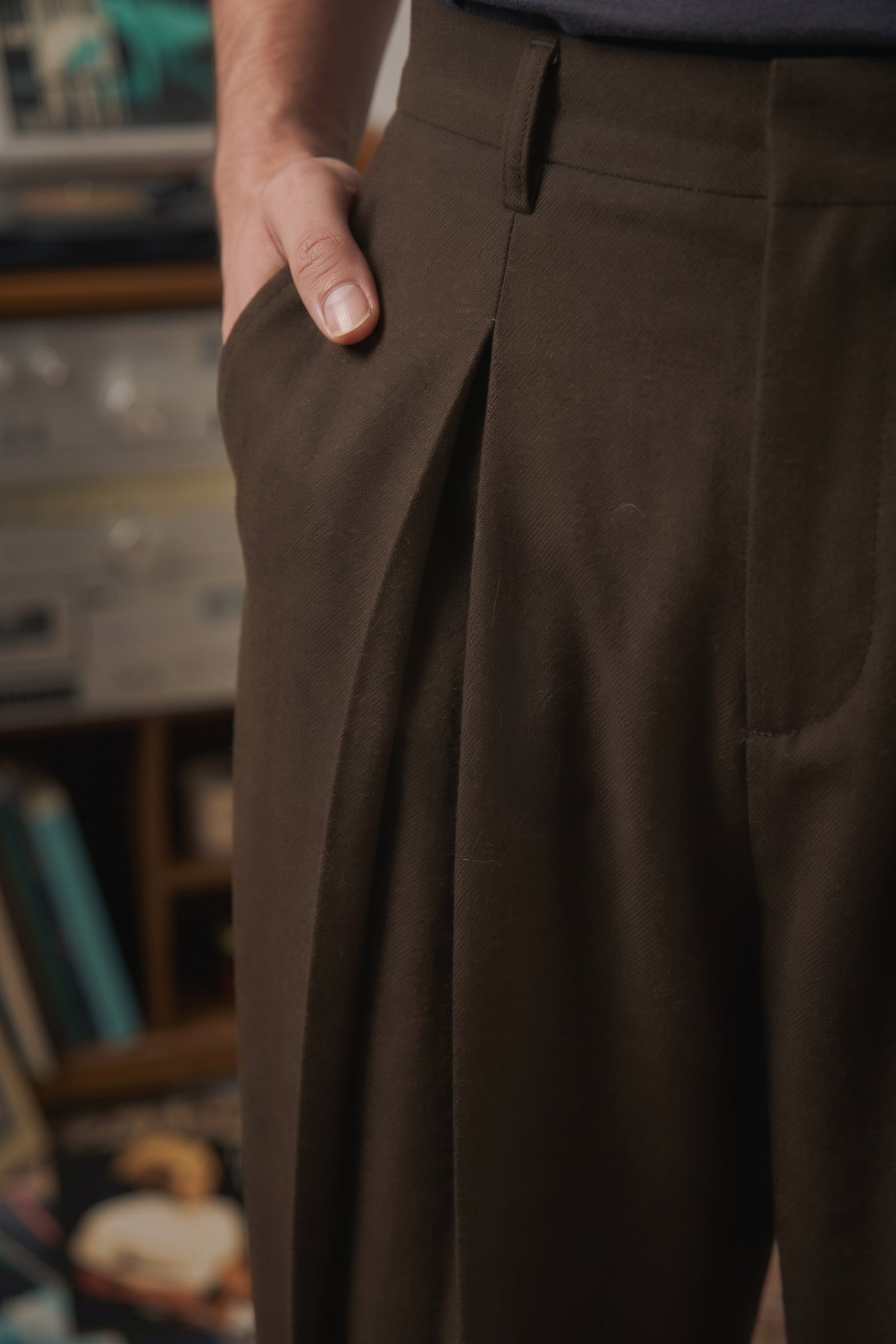 The Lenz Wide Pleated Trousers — Espresso