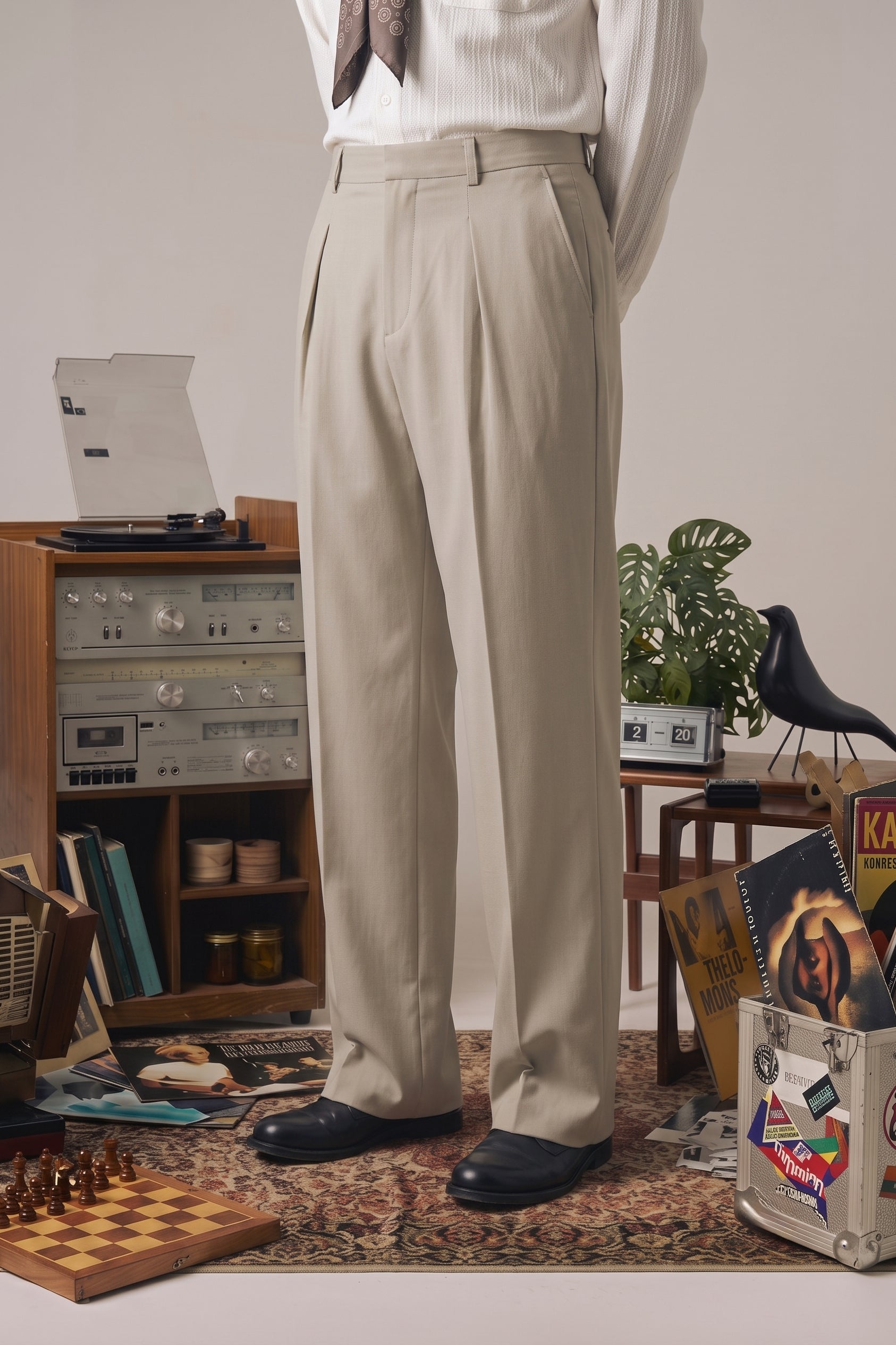The Rowan Pleated Trousers — Sandstone