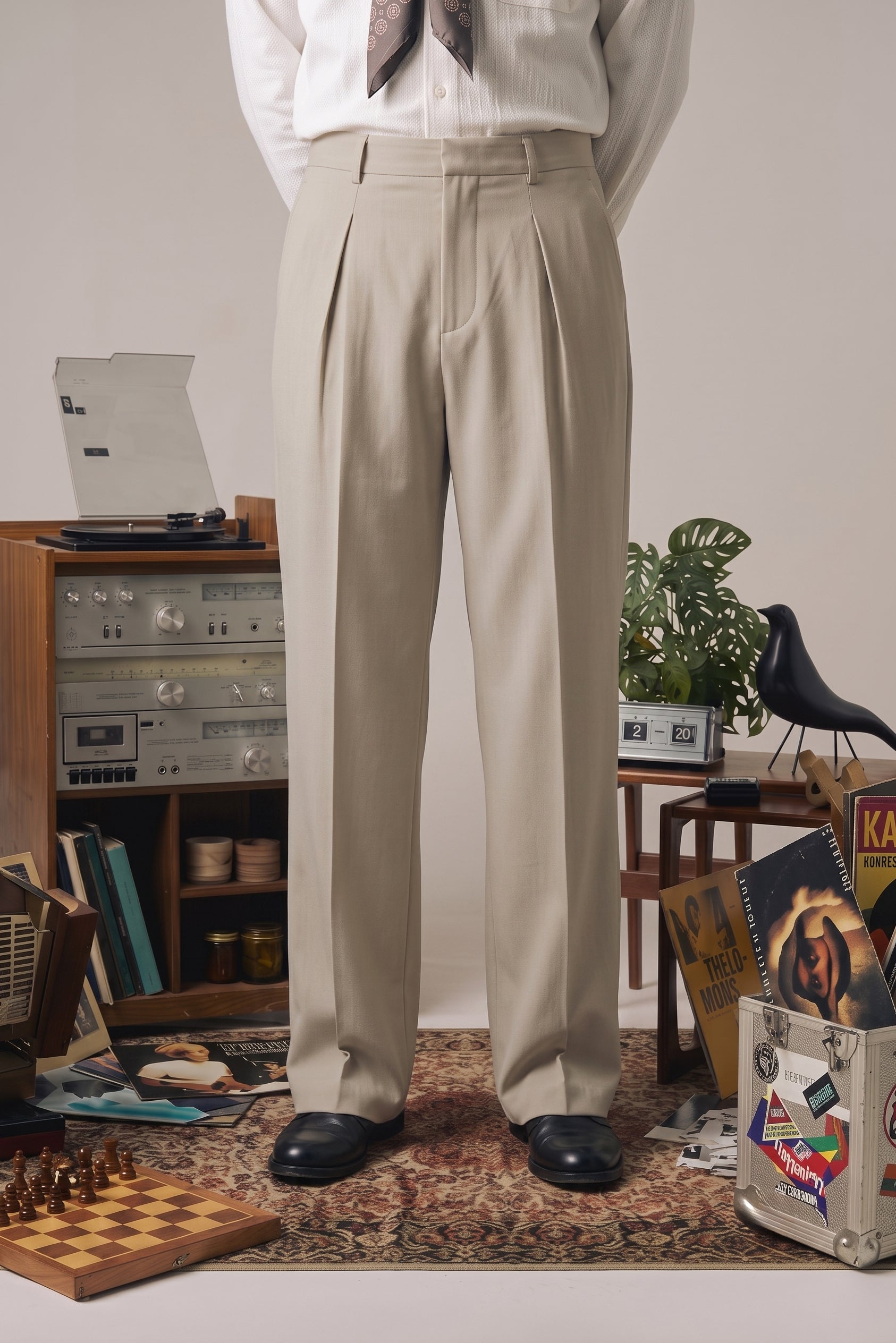 The Rowan Pleated Trousers — Sandstone
