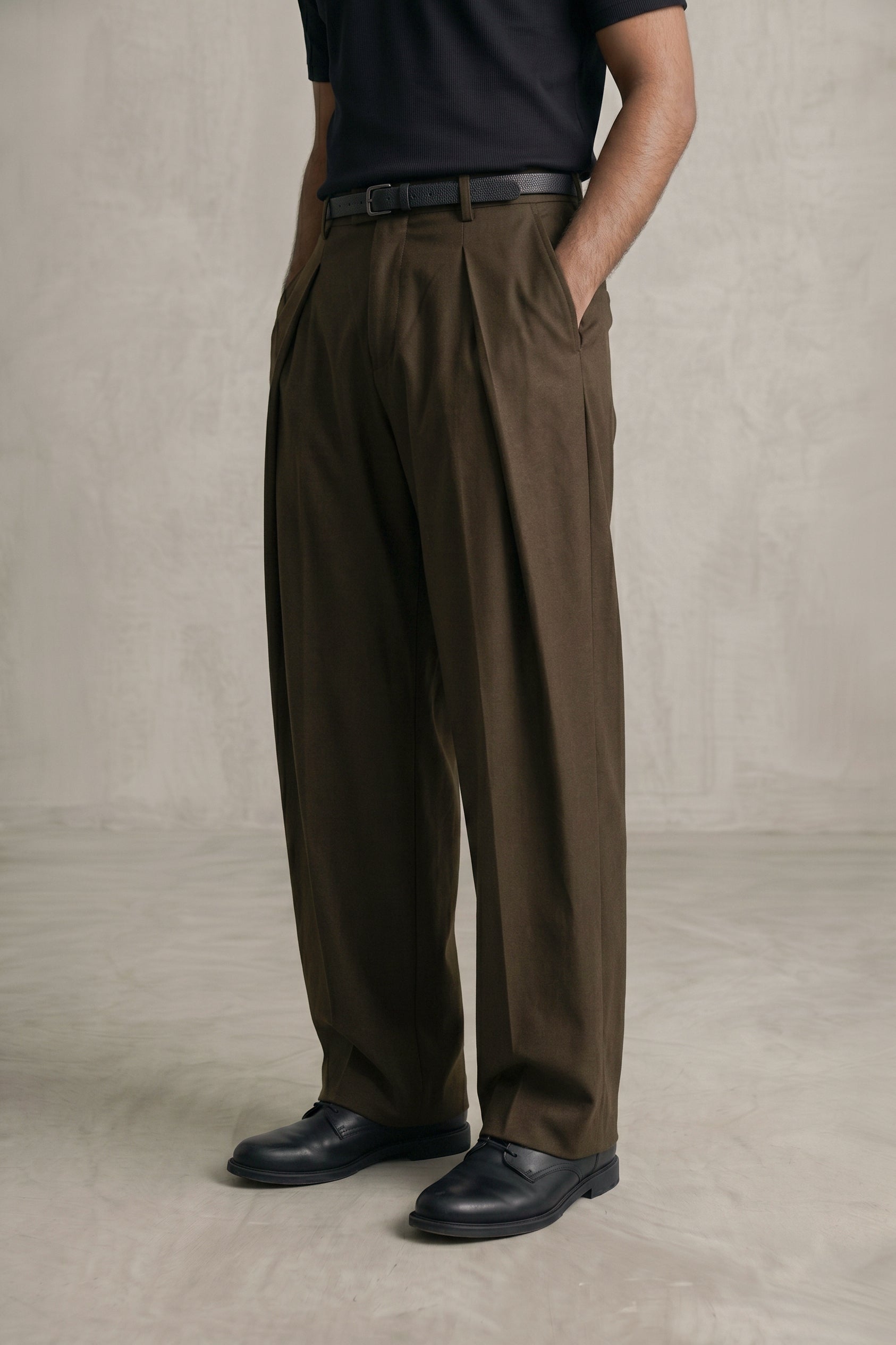 The Vero Wide Pleated Trousers — Espresso