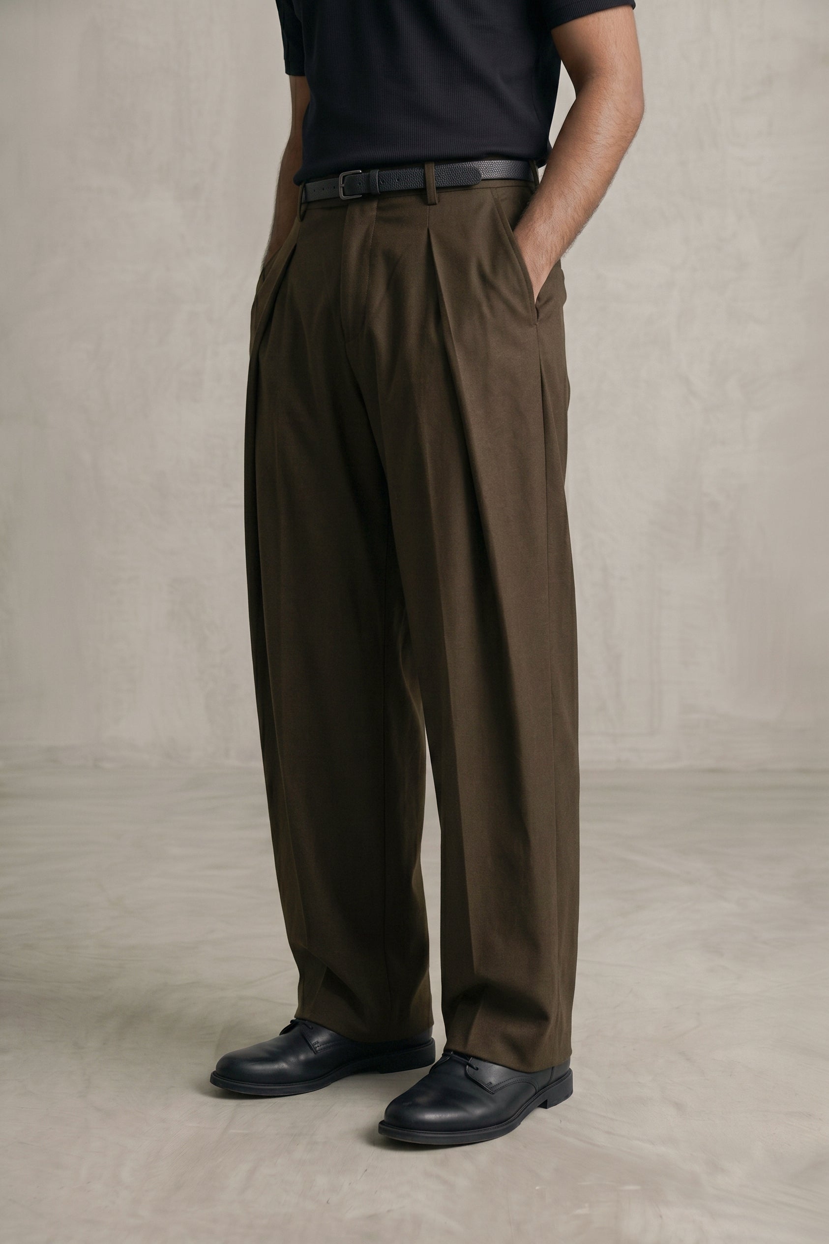 The Vero Wide Pleated Trousers — Espresso