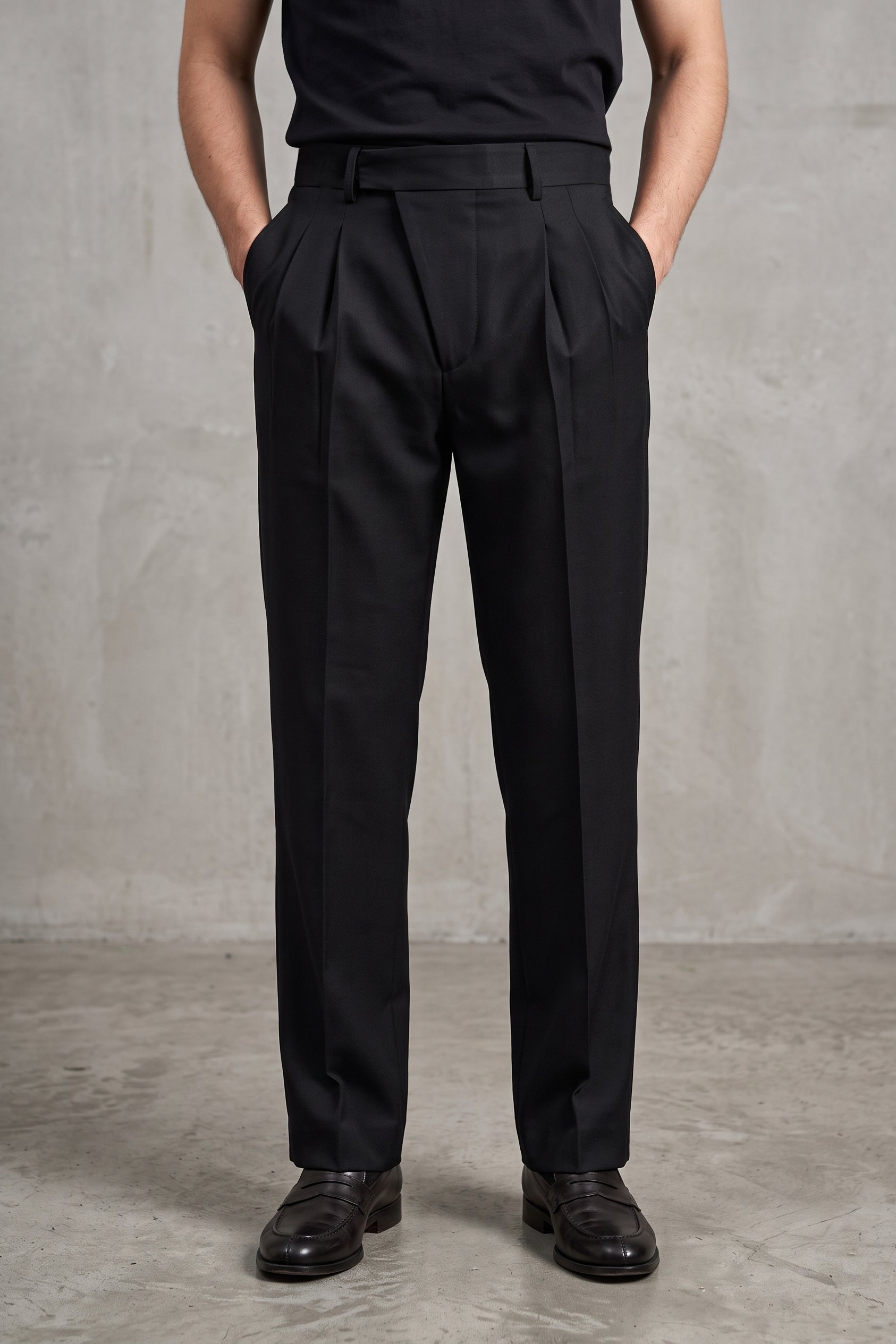 The Arden Pleated Trousers — Onyx