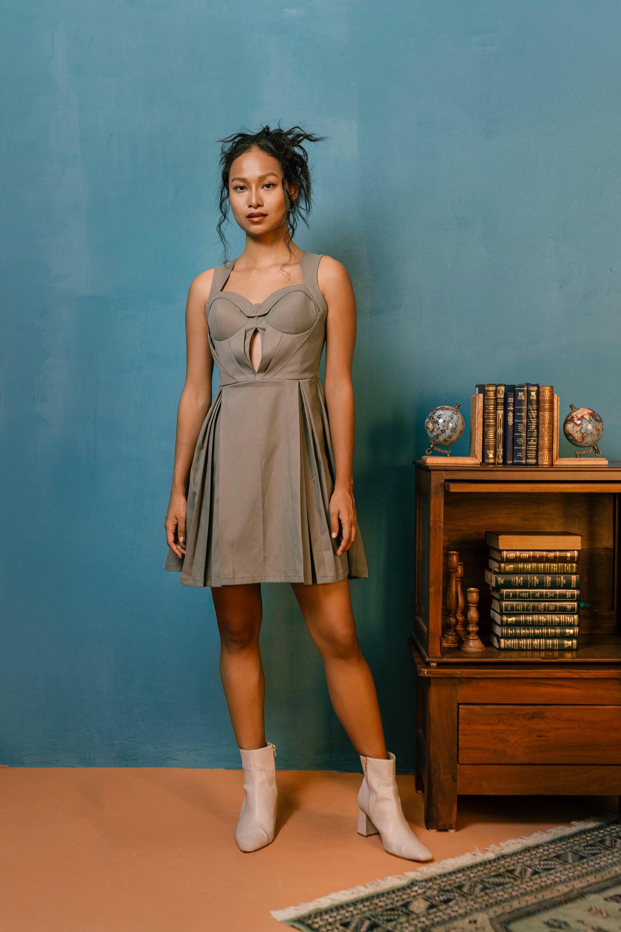 Solution Living Everyday Ease Pleated Dress – Dark Grey