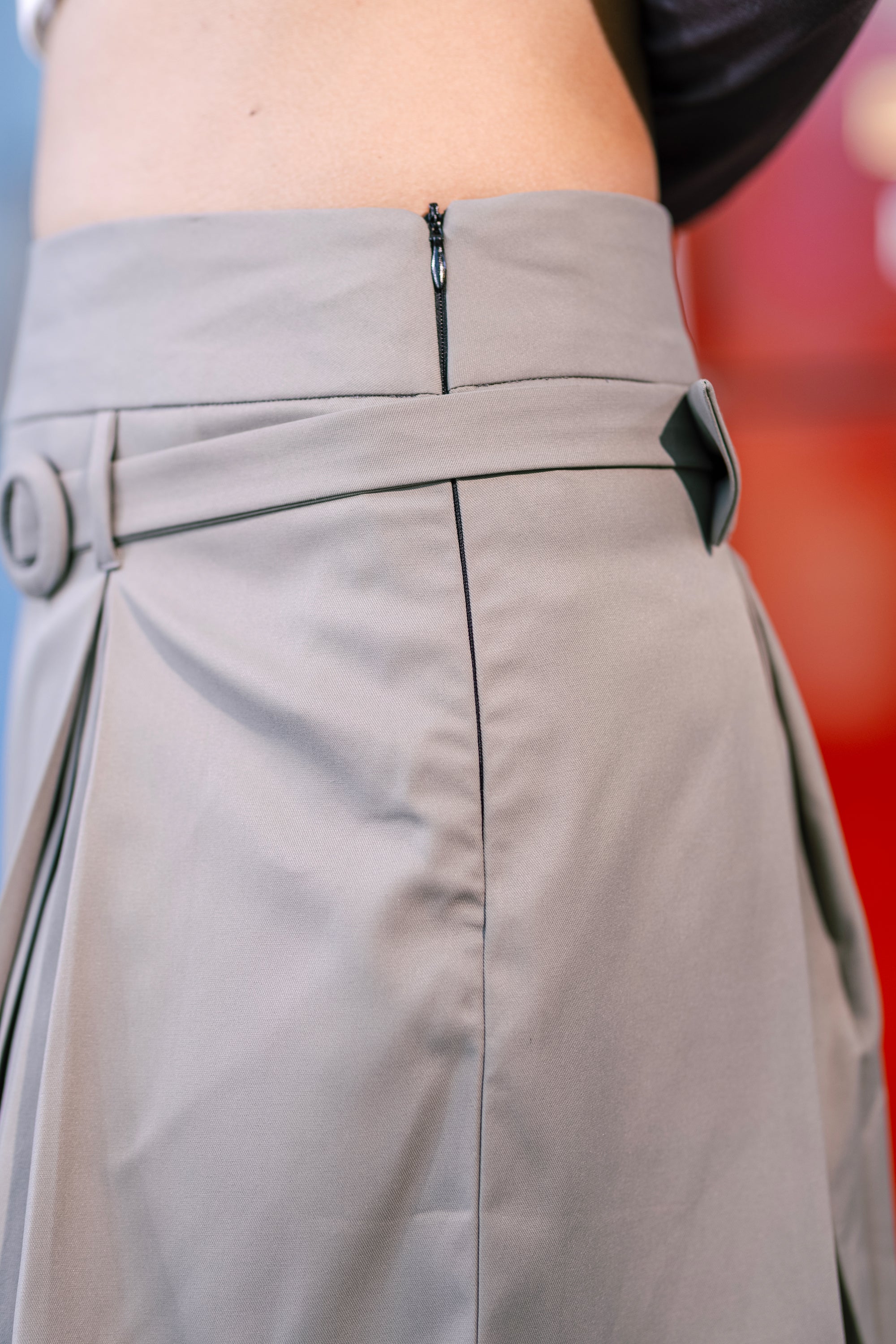 Solution Living Groove Pleated Skirt – Carbon Grey
