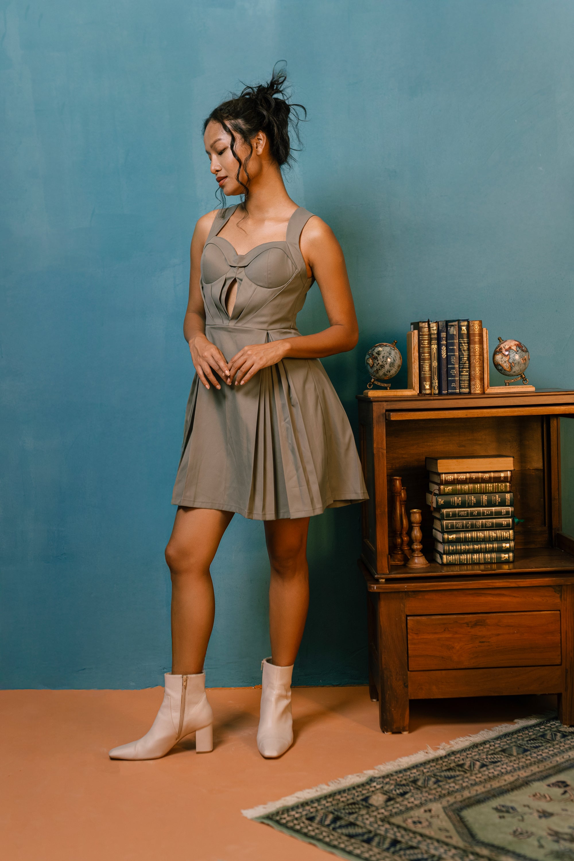Solution Living Everyday Ease Pleated Dress – Dark Grey